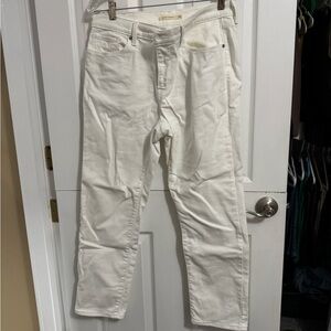 LEVI WHITE JEANS!